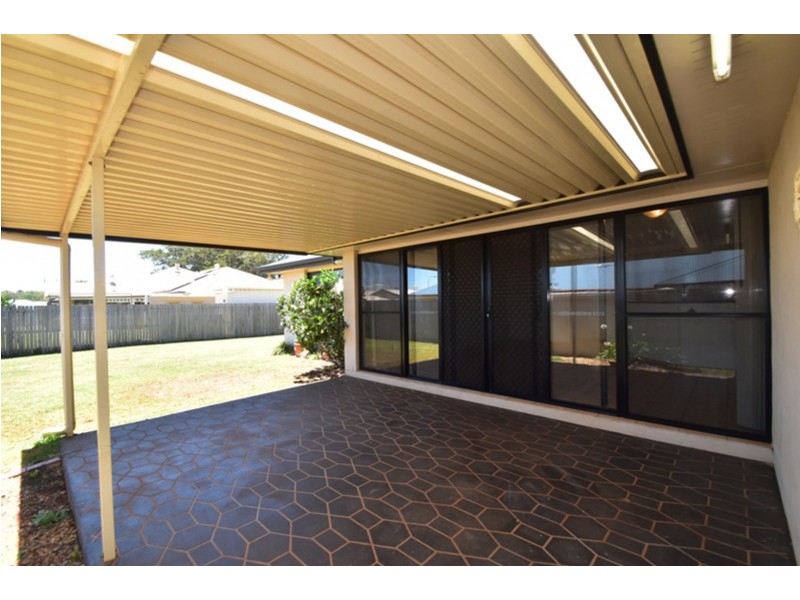4 Scullin Street, Middle Ridge QLD 4350