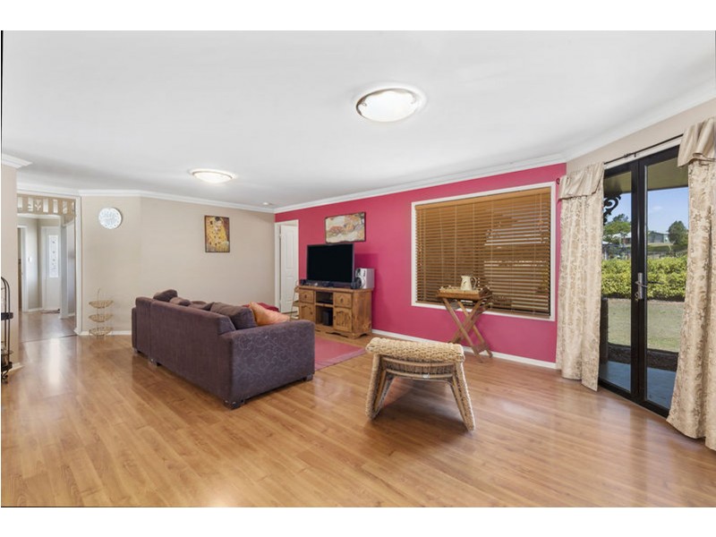 10 Lachlan Way, Placid Hills QLD 4343