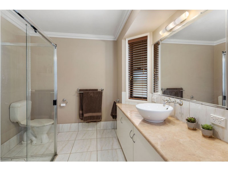 10 Lachlan Way, Placid Hills QLD 4343