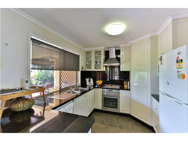 33 Gainsborough Drive, Glenvale QLD 4350