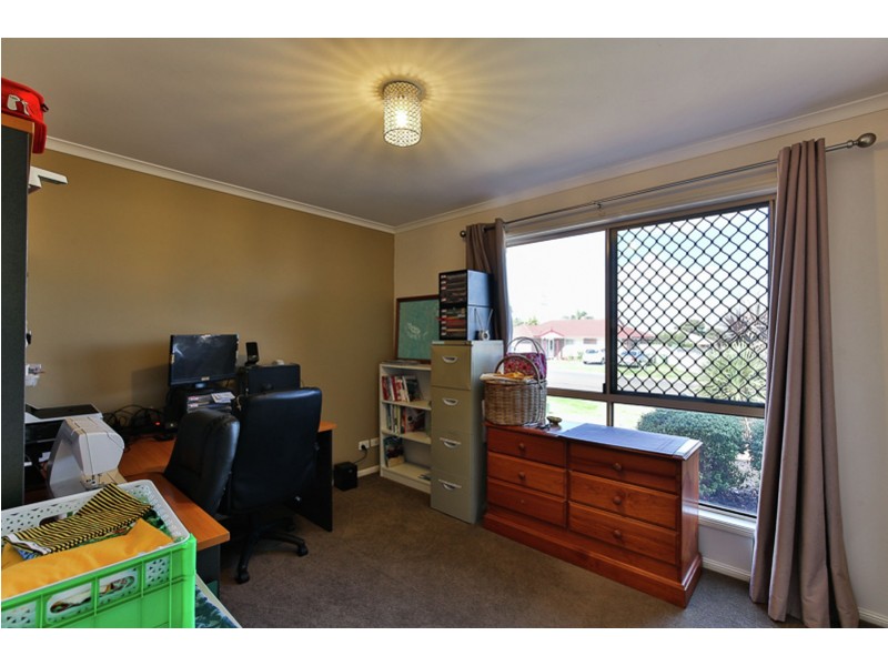33 Gainsborough Drive, Glenvale QLD 4350