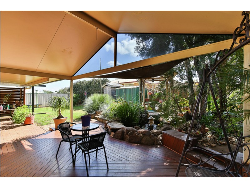 33 Gainsborough Drive, Glenvale QLD 4350