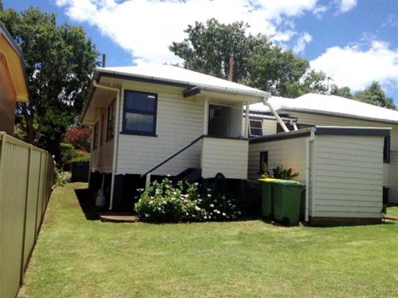 2/16 Boland Street, North Toowoomba QLD 4350