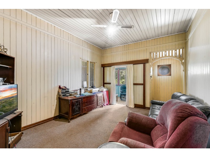 102 Holberton Street, Newtown QLD 4350