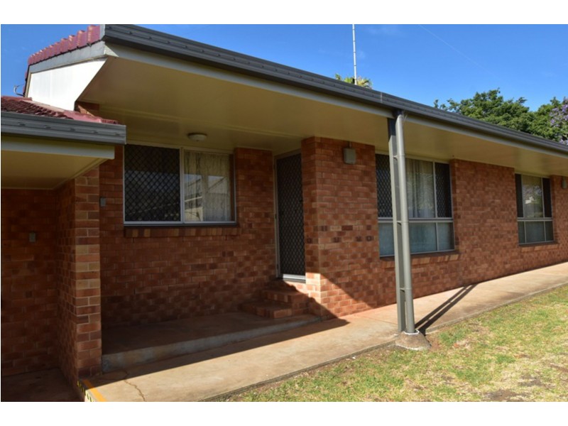 2/756 Ruthven Street, South Toowoomba QLD 4350