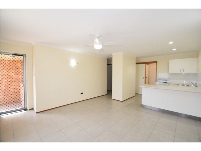 2/756 Ruthven Street, South Toowoomba QLD 4350