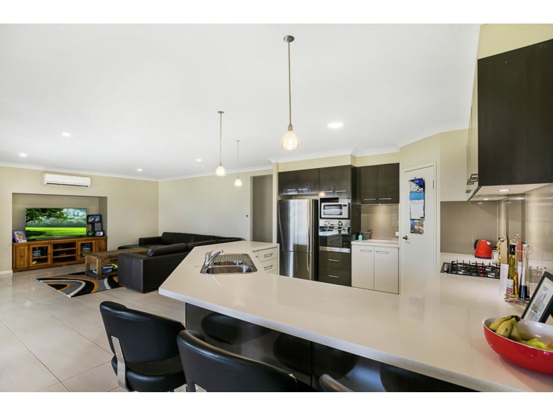 52 Edwin Street, Westbrook QLD 4350