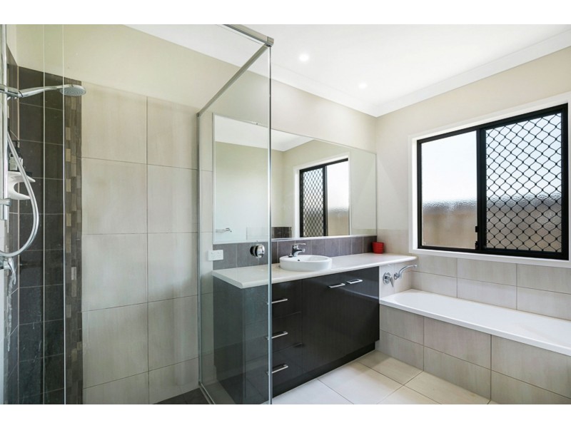 52 Edwin Street, Westbrook QLD 4350