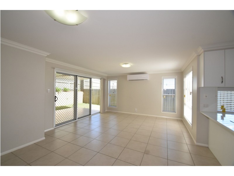5 Nabiac Close, Kearneys Spring QLD 4350