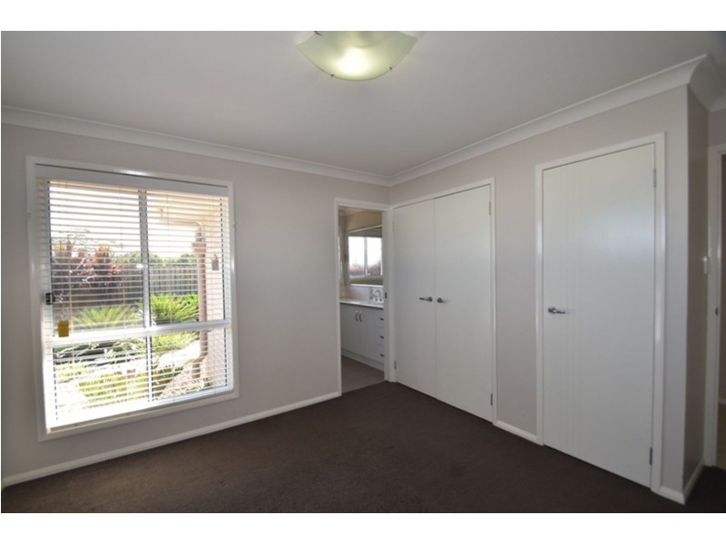 5 Nabiac Close, Kearneys Spring QLD 4350