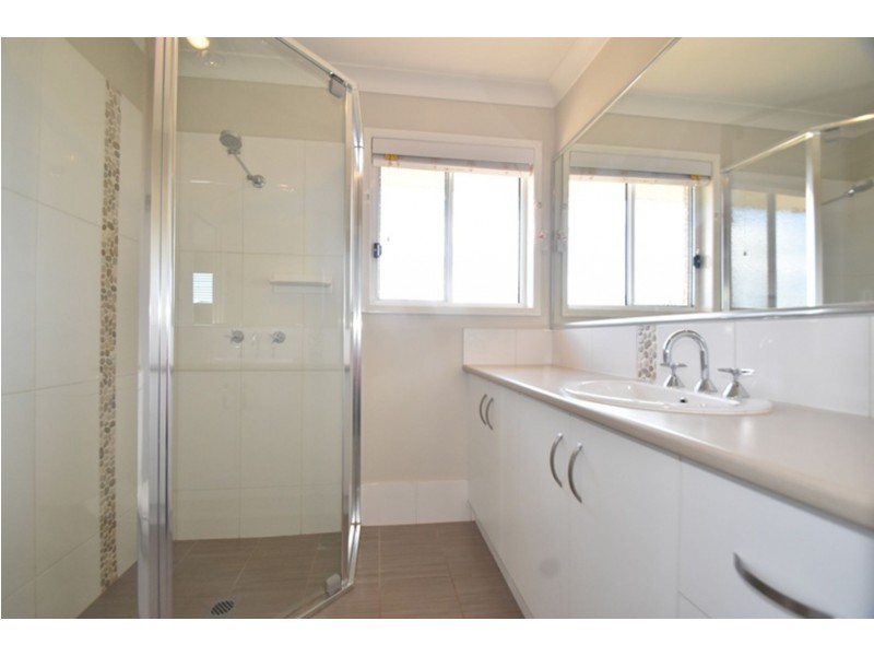 5 Nabiac Close, Kearneys Spring QLD 4350