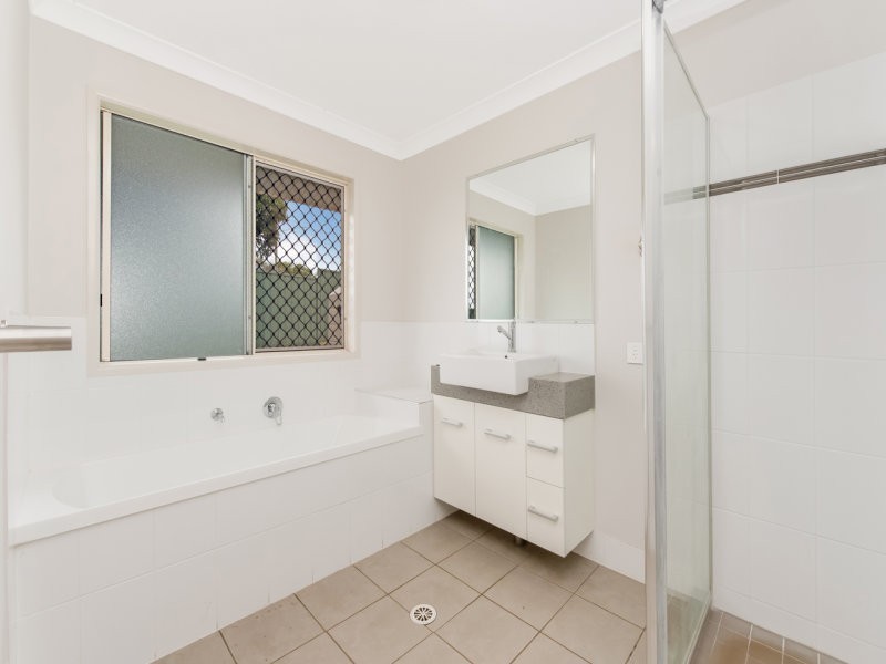 2 Willowburn Drive, Rockville QLD 4350