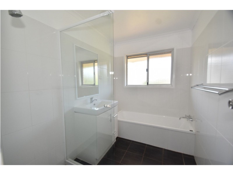 4 Judith Court, Harristown QLD 4350