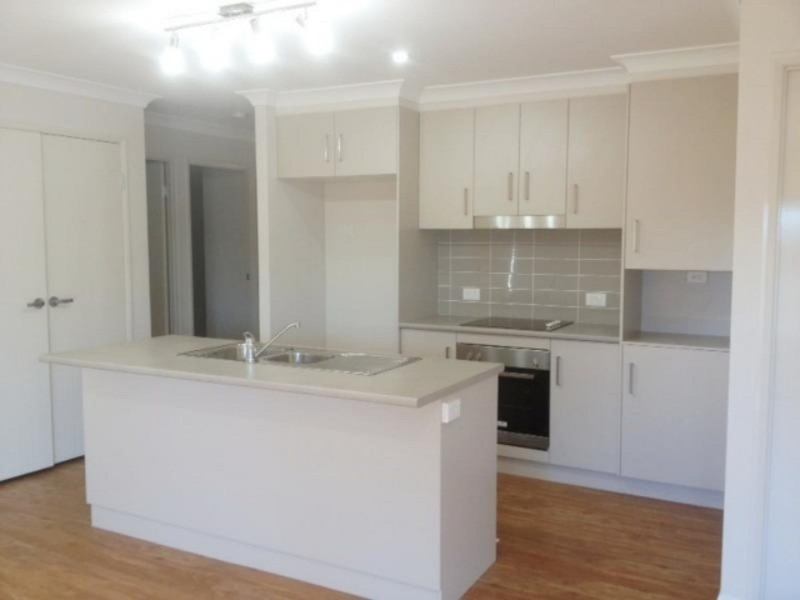 6 Brim Street, Newtown QLD 4350