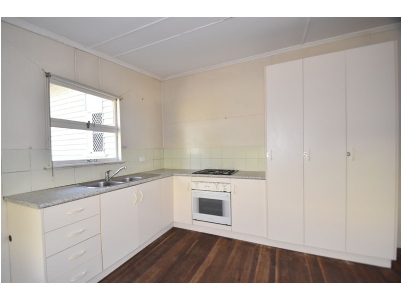 21a West Street, Newtown QLD 4350