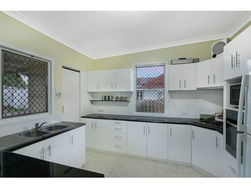 10 Raff Street, North Toowoomba QLD 4350