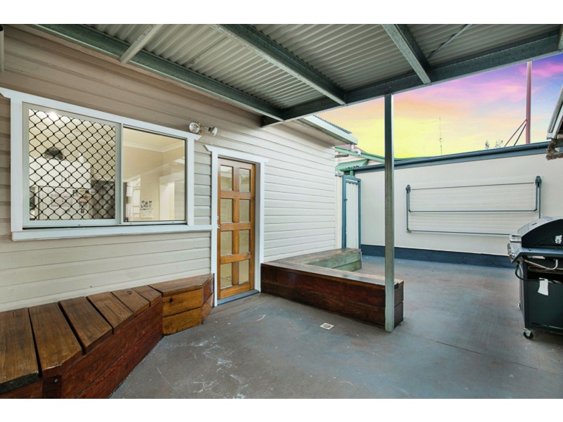 10 Raff Street, North Toowoomba QLD 4350