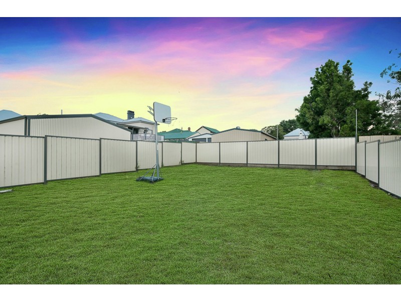 10 Raff Street, North Toowoomba QLD 4350