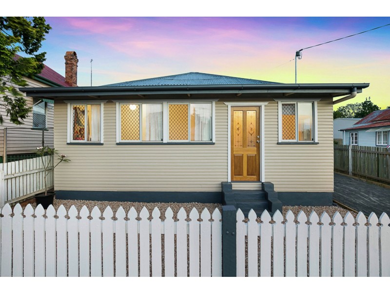 10 Raff Street, North Toowoomba QLD 4350
