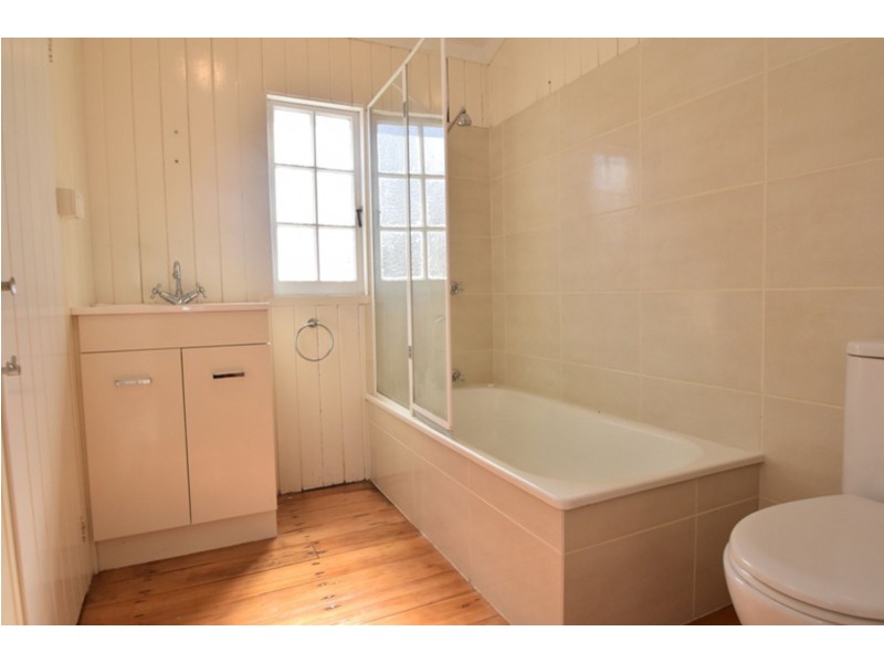 12 John Street, East Toowoomba QLD 4350