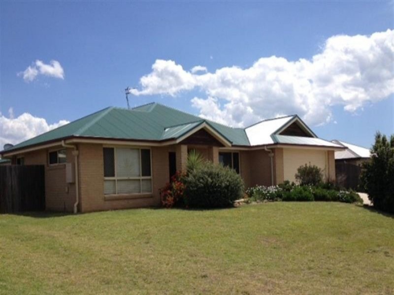 39 Honeyeater Drive, Highfields QLD 4352