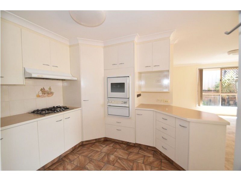 2/4 Araluen Court, Kearneys Spring QLD 4350