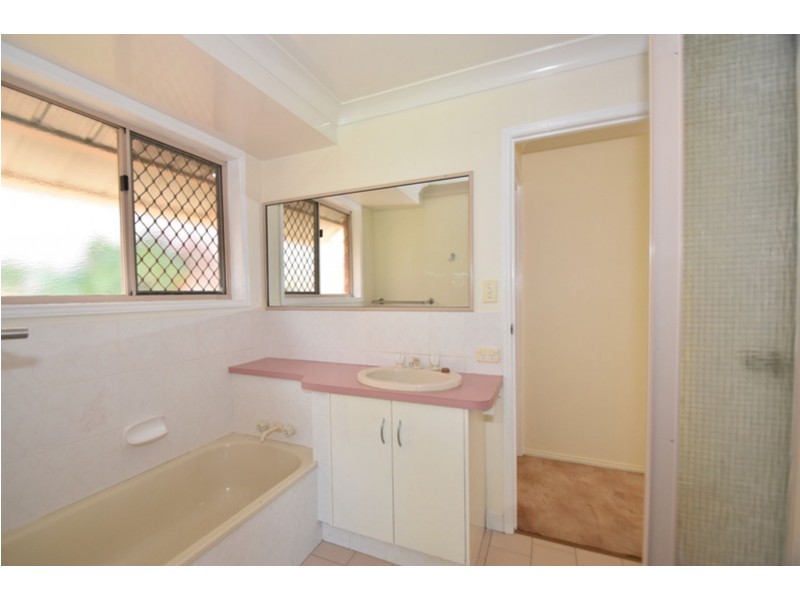 2/4 Araluen Court, Kearneys Spring QLD 4350