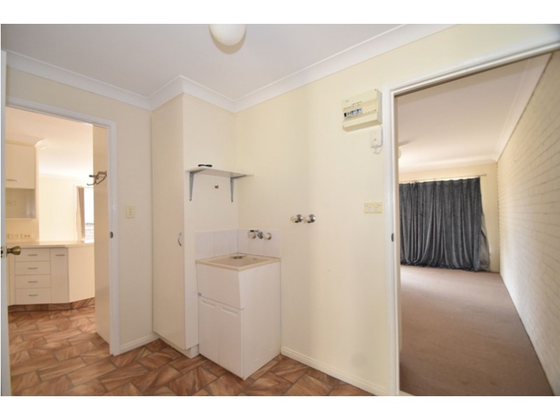 2/4 Araluen Court, Kearneys Spring QLD 4350