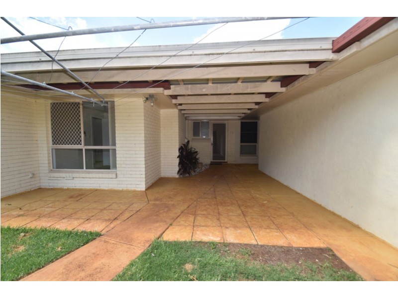 2/4 Araluen Court, Kearneys Spring QLD 4350