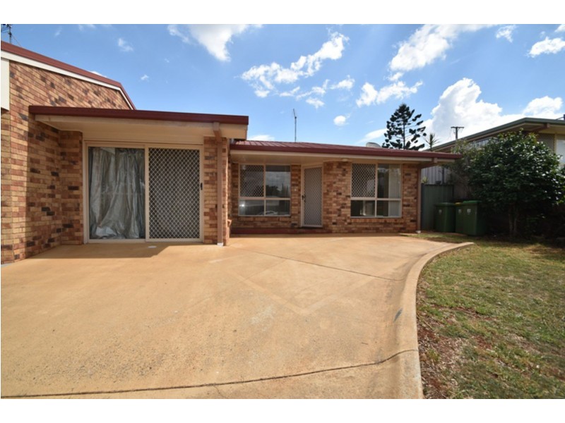 2/4 Araluen Court, Kearneys Spring QLD 4350