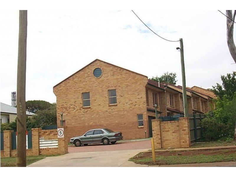 12/248 James Street, Harristown QLD 4350