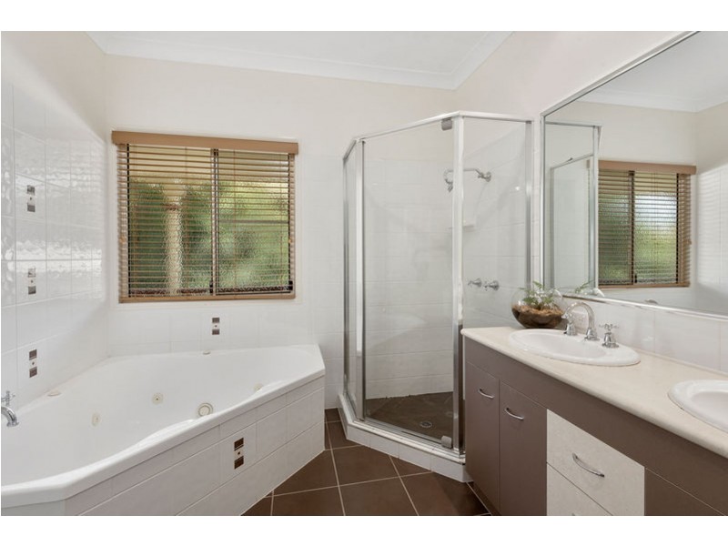 5 Bauer Court, Hodgson Vale QLD 4352