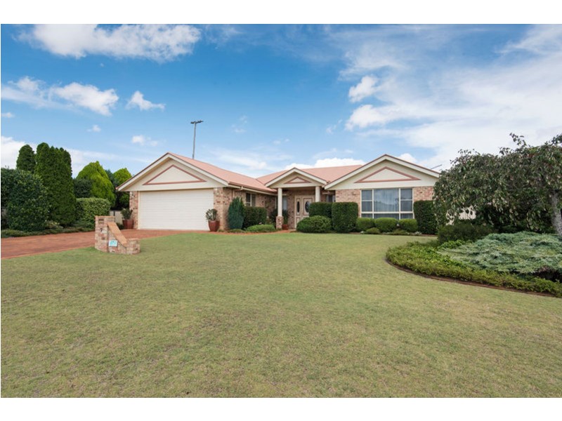 7 Buckle Court, Middle Ridge QLD 4350