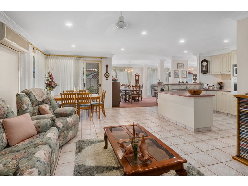 7 Buckle Court, Middle Ridge QLD 4350