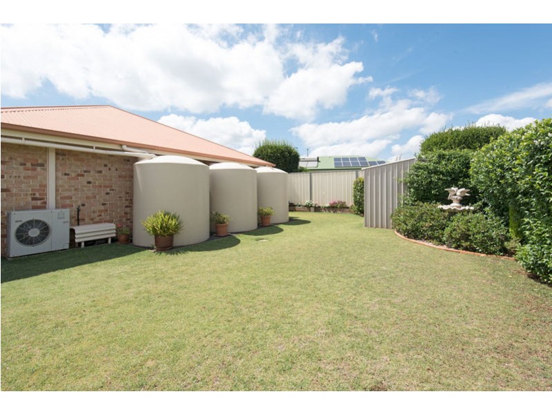 7 Buckle Court, Middle Ridge QLD 4350