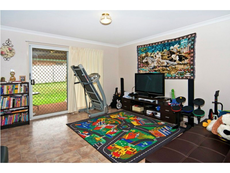 10 Gouldson Drive, Kearneys Spring QLD 4350