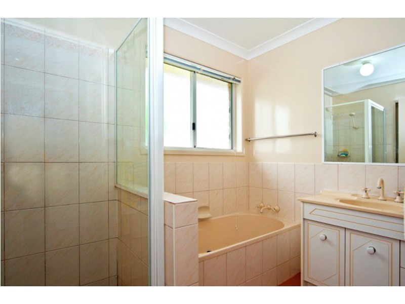 10 Gouldson Drive, Kearneys Spring QLD 4350