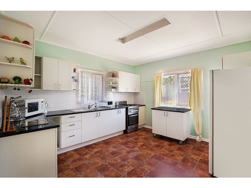 7 McLeish Street, Harristown QLD 4350