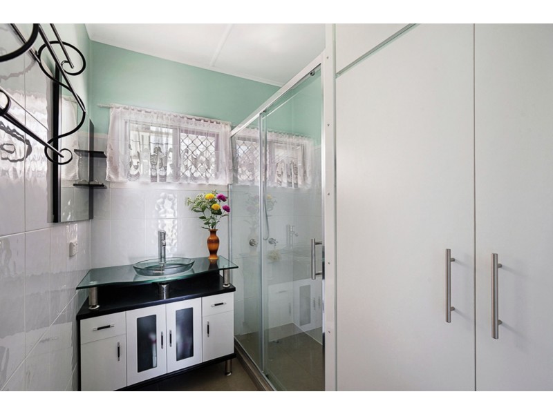 7 McLeish Street, Harristown QLD 4350