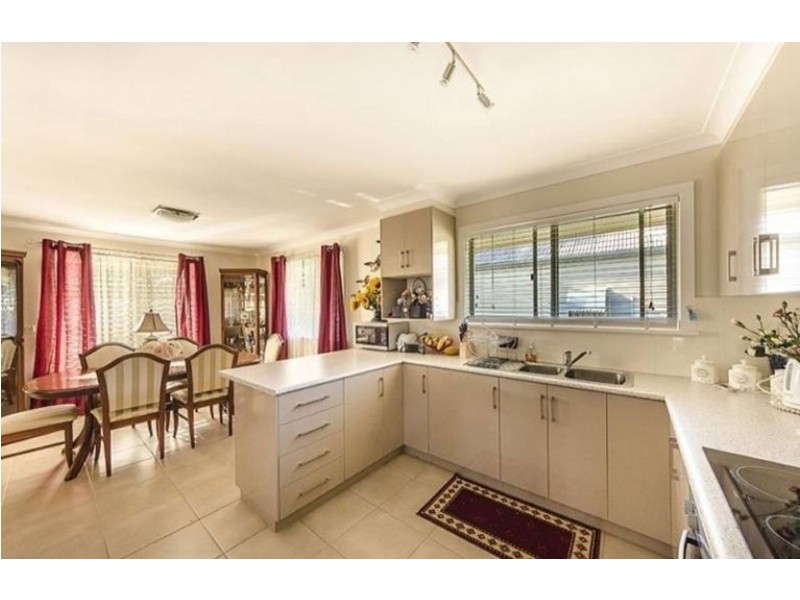 19 Erbacher Street, Centenary Heights QLD 4350