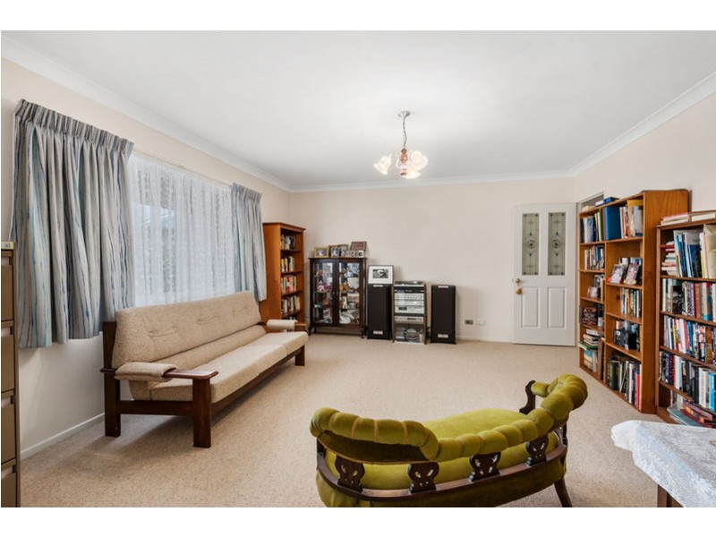 13-15 Chifley Court, Middle Ridge QLD 4350
