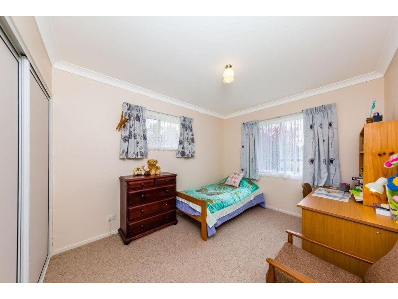13-15 Chifley Court, Middle Ridge QLD 4350