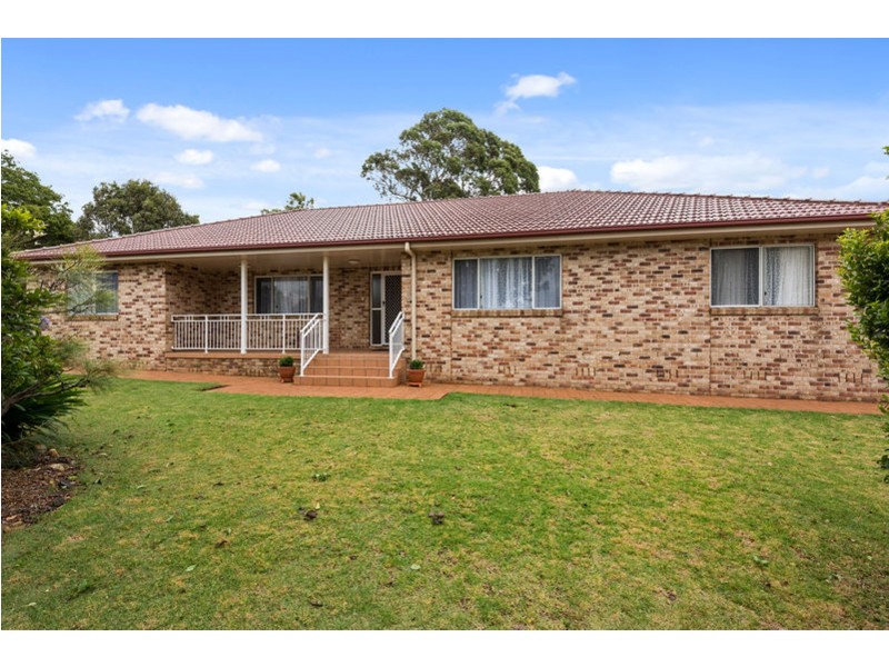 13-15 Chifley Court, Middle Ridge QLD 4350