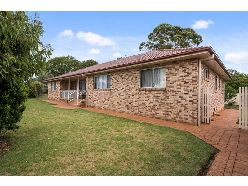 13-15 Chifley Court, Middle Ridge QLD 4350