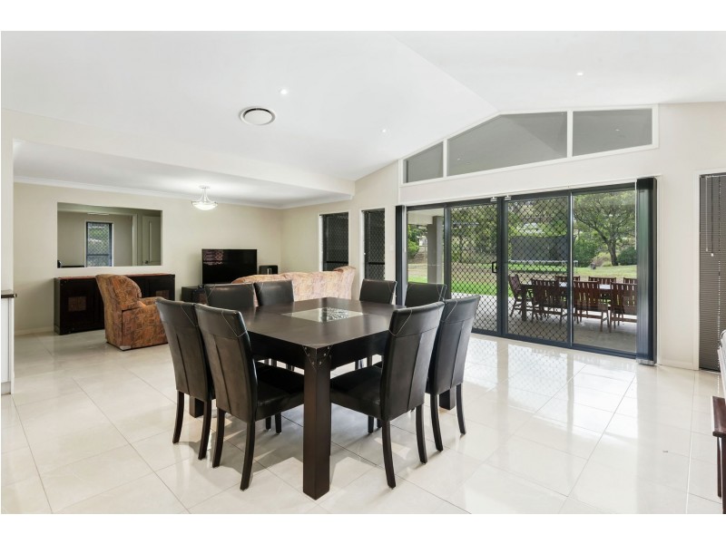 10 Karingal Court, Glenvale QLD 4350