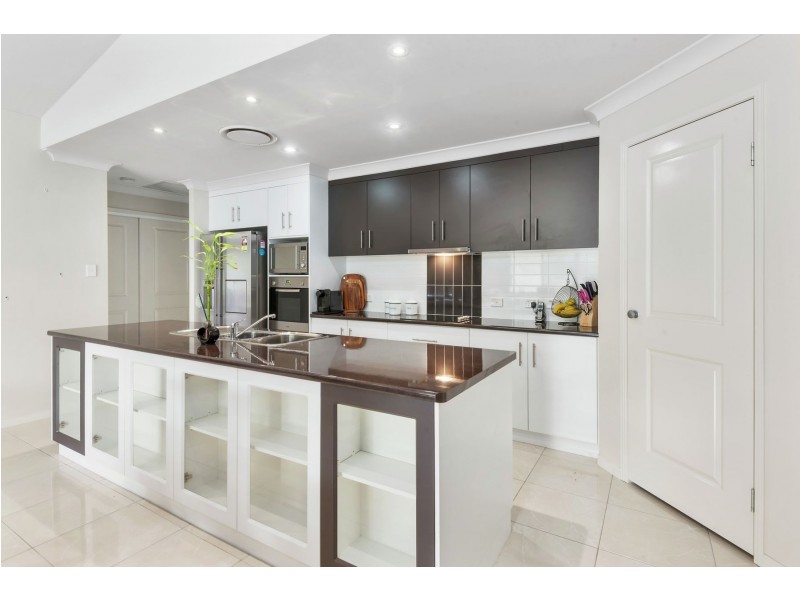 10 Karingal Court, Glenvale QLD 4350