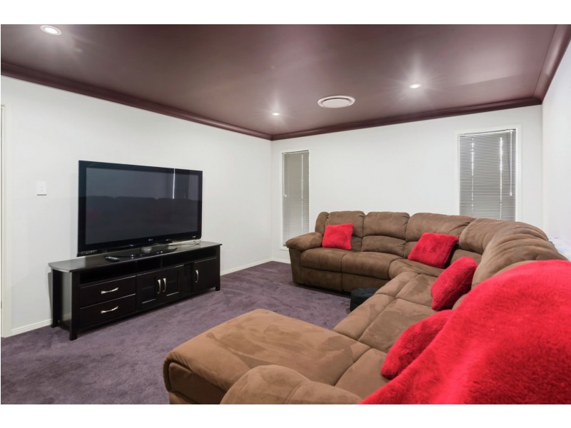 10 Karingal Court, Glenvale QLD 4350
