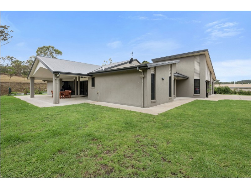 10 Karingal Court, Glenvale QLD 4350