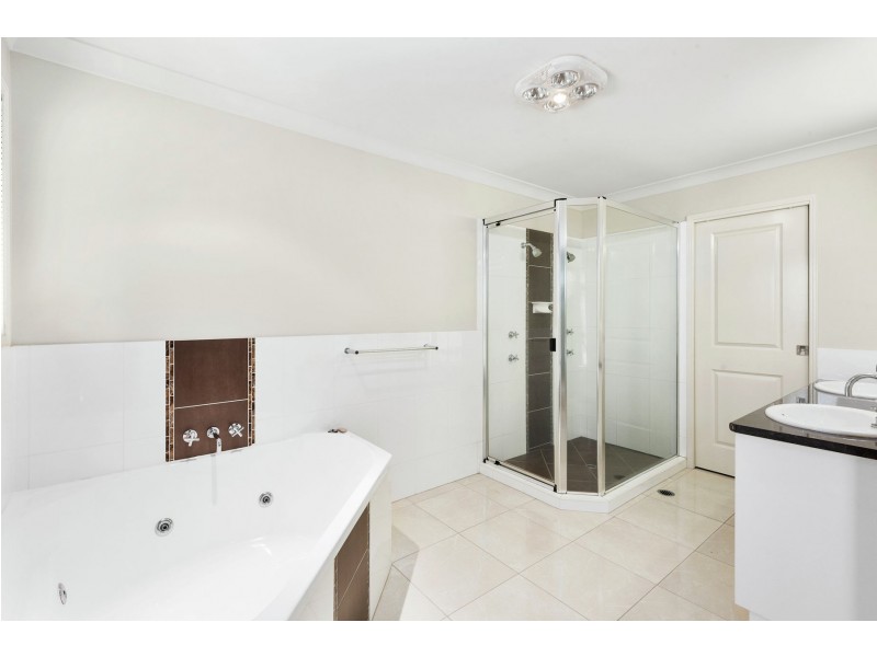 10 Karingal Court, Glenvale QLD 4350