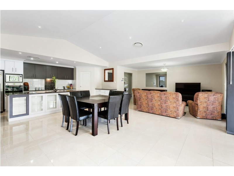 10 Karingal Court, Glenvale QLD 4350